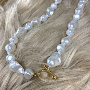 &other stories pearl necklace